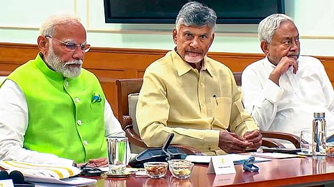 ಎನ್ ಡಿಎ ಮೈತ್ರಿಕೂಟ ಸಭೆಯಲ್ಲಿ ನರೇಂದ್ರ ಮೋದಿ, ಚಂದ್ರಬಾಬು ನಾಯ್ಡು, ನಿತೀಶ್ ಕುಮಾರ್ 