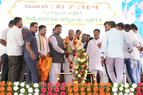 ಚಾಮರಾಜನಗರ ಲೋಕಸಭಾ ಕ್ಷೇತ್ರದ ಮತದಾರರಿಗೆ ಆಯೋಜಿಸಿದ್ದ ಕೃತಜ್ಞತಾ ಸಭೆಯಲ್ಲಿ ಸಿದ್ದರಾಮಯ್ಯ.