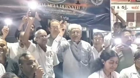 ಪ್ರತಿಭಟನೆ ವೇಳೆ ಪಿಸ್ತೂಲ್ ಪ್ರದರ್ಶಿಸಿದ ಗೋವಿಂದ್ ಗಜೇರಾ 