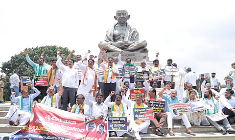 ಗಾಂಧಿ ಪ್ರತಿಮೆ ಬಳಿ ಬಿಜೆಪಿ ಪ್ರತಿಭಟನೆ