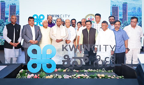 ಕ್ವಿನ್ ಸಿಟಿ ಯೋಜನೆಗೆ ಚಾಲನೆ ನೀಡಿದ ಬಳಿಕ ಸಿಎಂ ಹಾಗೂ ಇತರ ಸಚಿವರು 