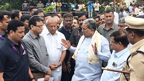 CM Siddaramaiah visited building collapsed place in Bengaluru 