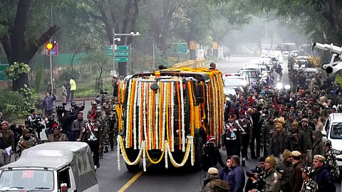 ಕಾಂಗ್ರೆಸ್ ಕಚೇರಿಯಿಂದ ಅಂತಿಮ ಯಾತ್ರೆ ಆರಂಭ