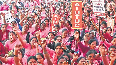 ಆಶಾ ಕಾರ್ಯಕರ್ತೆಯರು.