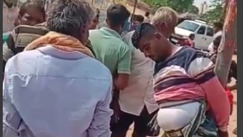 ಕಂಬಕ್ಕೆ ಕಟ್ಟಿಹಾಕಿ ಯುವಕನಿಗೆ ಥಳಿತ