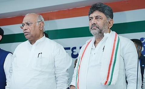 D K Shivakumar and Mallikarjuna Kharge in press meet 