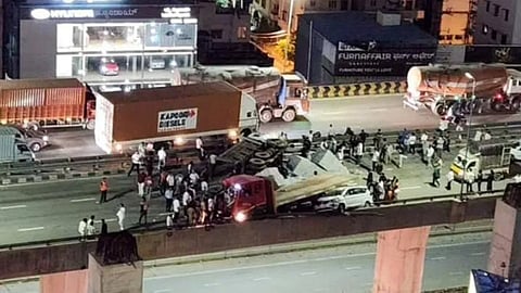 ಹೆಬ್ಬಾಳ ಮೇಲ್ಸೇತುವೆ ಮೇಲೆ ಸರಣಿ ಅಪಘಾತ