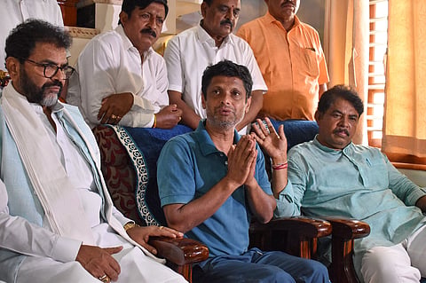 Leader of Opposition R. Ashoka and Chalavadi Narayana Swamy visited the residence of Bhumik, who passed away during the RCB celebration.