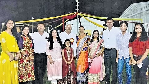 Tarachand Agarwal with family