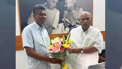 Mallikarjun Kharge and Satish Jarkiholi
