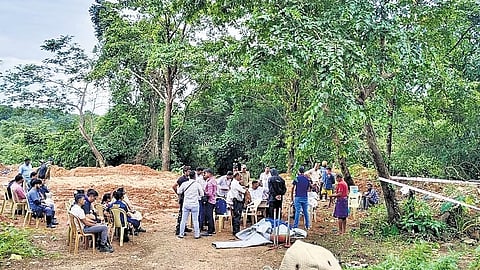 SIT officials at site No. 16 in Dharmasthala village on Saturday