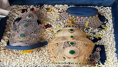 diamond studded crown, gold ornaments