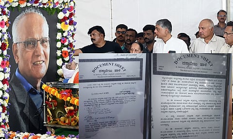 ಸಾರ್ವಜನಿಕ ದರ್ಶನ ನಡುವೆ SL ಭೈರಪ್ಪನವರ ಉಯಿಲು ಬಹಿರಂಗ: ಅಂತ್ಯ ಸಂಸ್ಕಾರ ವೇಳೆ ಗೊಂದಲ?