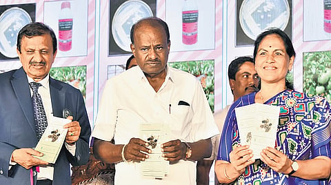 HD kumaraswamy, Cn Manjunanth And Shobha karandlaje 