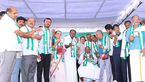 Union Minister HD Kumaraswamy predicts explosive' political developments in Karnataka
