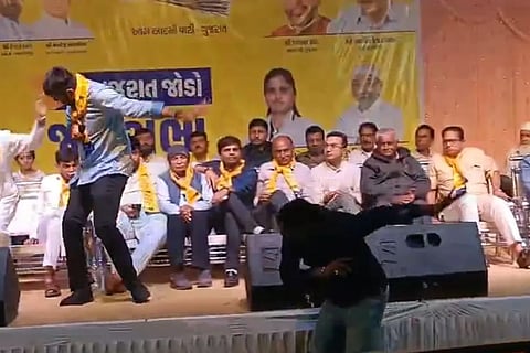 Shoe thrown at AAP leader 