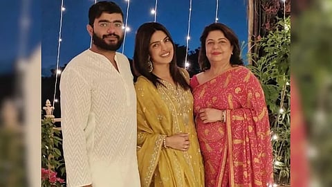 Priyanka Chopra with brother and mother 
