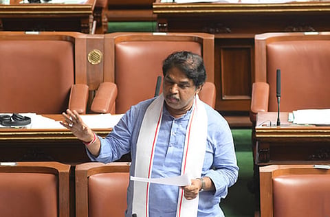 ಕೇಂದ್ರದಿಂದ ರಾಜ್ಯಪಾಲರಿಗೆ ಕರೆ? ರಾಜ್ಯ ಸರ್ಕಾರದಿಂದ ಫೋನ್ ಕದ್ದಾಲಿಕೆ ಆರೋಪ; ವಿಧಾನಸಭೆಯಲ್ಲಿ ಬಿಜೆಪಿ ಗದ್ದಲ!