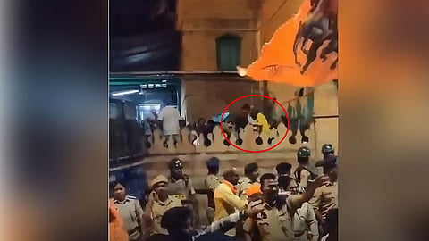 'ಮಸೀದಿಯಲ್ಲಿ ಪ್ರಾರ್ಥನೆ ಮಾಡಲು ಅವಕಾಶ ಕೊಟ್ಟಿದ್ದೀರಿ, ಹಿಂದೂಗಳಿಗೆ ಏಕೆ ತಡೆ?: ಬಾಗಲಕೋಟೆ ಕಲ್ಲೆಸೆತ ಪ್ರದೇಶದಲ್ಲಿ ಪರಿಸ್ಥಿತಿ ಬೂದಿ ಮುಚ್ಚಿದ ಕೆಂಡ; Video