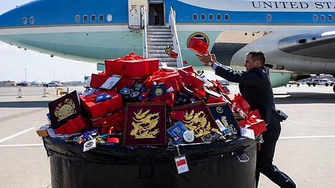 Gifts, badges, and souvenirs from the Chinese side are discarded before boarding by Trump's team