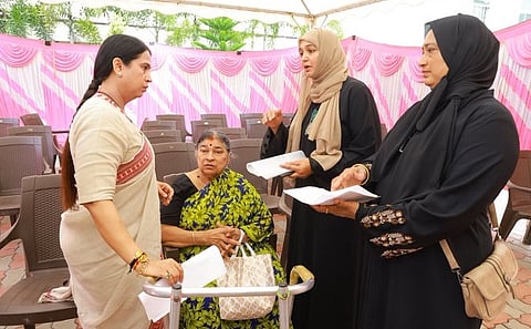 Muslim women met minister Laxmi Hebbalkar in Udupi