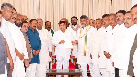 ರಾಜ್ಯಪಾಲ ಥಾವರ್ ಚಂದ್ ಗೆಹ್ಲೋಟ್, ಡಿಕೆ ಶಿವಕುಮಾರ್ ಹಾಗೂ ಕಾಂಗ್ರೆಸ್ ನಾಯಕರು
