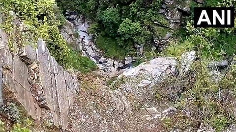Taxi falls into 500-metre gorge in Himachal's Chamba