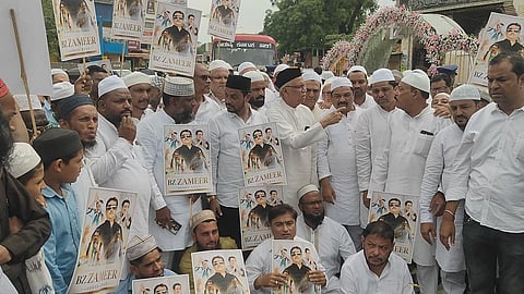 Protest held in Bengaluru demanding Cabinet berth for Cong leader Zameer Ahmed Khan