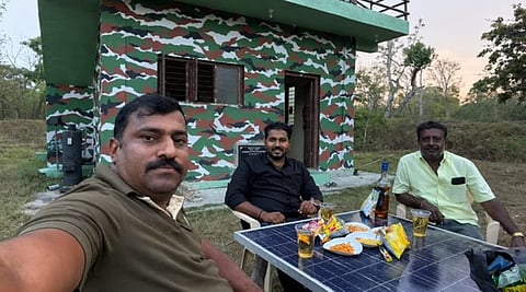 ಕಳ್ಳಬೇಟೆ ತಡೆ ಶಿಬಿರದ ಬಳಿ ಮದ್ಯ ಸೇವಿಸಿದ್ದಾರೆ ಎಂದು ಆರೋಪಿಸಲಾಗಿದೆ.