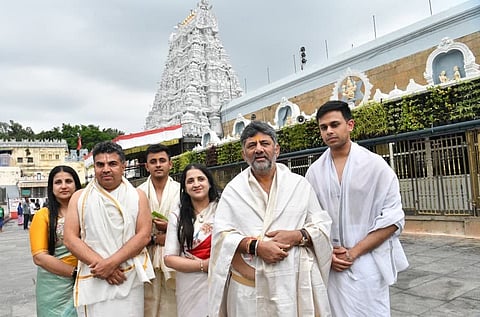 D K Shivakumar family in Tirupati Balaji temple 