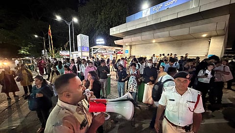 Metro services suspended between MG Road and Magadi Road after technical snag in train at Cubbon Park station