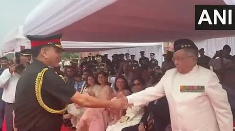 Army Chief Gen Dhiraj Seth salutes his father Lt Gen KM Seth (retired) after receiving Guard of Honour as Chief of Army Staff. 