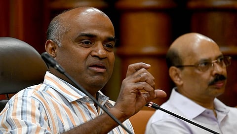  V Anbukumar