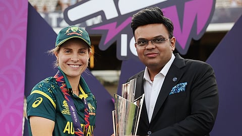 Jay Shah presented the trophy to Australia captain Sophie Molineux.