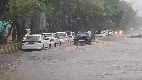Heavy rain cripples Delhi