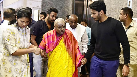 Deve Gowdas wife Chennamma admitted to hospital