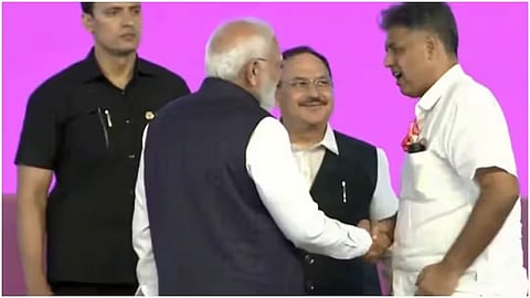 PM Modi with Manish Tewari 