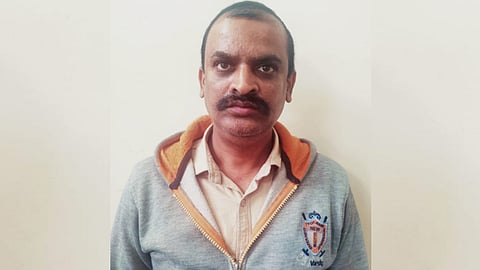 Lokayukta catches School principal taking bribe from student in Shivamogga