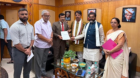 Delegation of BJP leaders at KPSC office