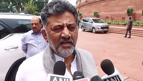 ಅತ್ಯಾಚಾರಿಗಳ ರಕ್ಷಕ':  ಬಿಲ್ಕಿಸ್ ಬಾನೋ ಪ್ರಕರಣ ಉಲ್ಲೇಖಿಸಿ ಜೋಶಿ ವಿರುದ್ಧ ಪ್ರಿಯಾಂಕಾ ವಾಗ್ದಾಳಿ; ವಾದ್ರಾ ಹೇಳಿಕೆ ಸಮರ್ಥಿಸಿಕೊಂಡ CM