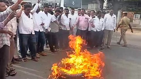 Discontent over Cabinet expansion spills onto streets in Karnataka