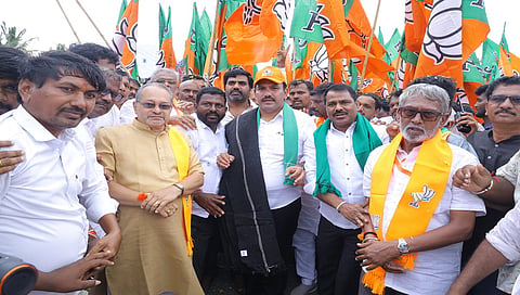 ಪಾದಯಾತ್ರೆಯಲ್ಲಿ ವಿಜಯೇಂದ್ರ 