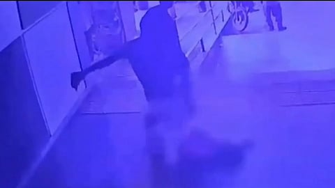 Man beats live-in partner to death at busy bus stand