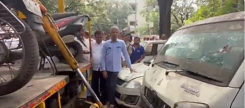 Minister Krishna Byre Gowda launched a drive from Jayanagar Police Station to shift vehicles seized by police from police stations 
