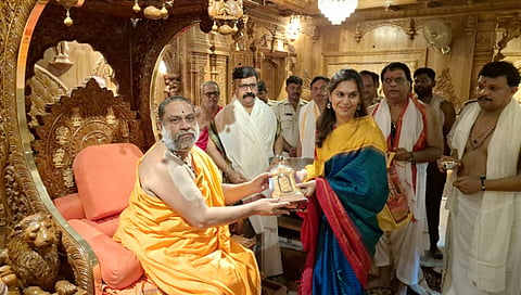 ಮಂತ್ರಾಲಯಕ್ಕೆ ಉಪಾಸನಾ ಕೊನಿಡೇಲ ಭೇಟಿ