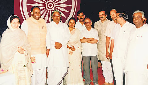 You can't dislodge this Mukhyamantri