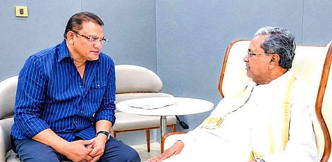 Mohammed Azaruddin met ex CM Siddaramaiah 