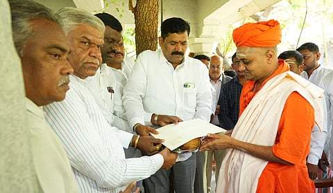 Shivaraj Tangadagi, Gavisiddeshwara Swamiji