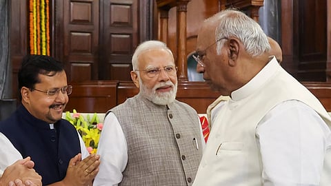 Narendra Modi, Mallikarjun Kharge