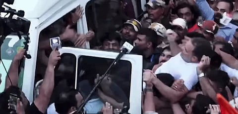 Delhi Police detain Rahul Gandhi, INDIA Bloc MPs en route to Jantar Mantar protest against CEC